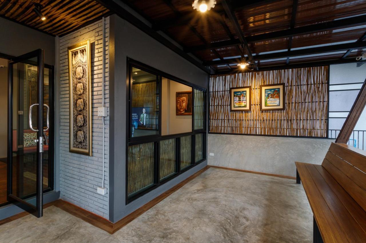 Hostel One Art And Gallery Chiang Mai Exterior photo